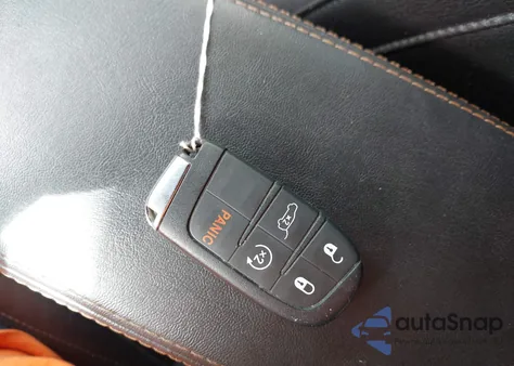 2017 Jeep Compass Limited 4X4 из США, поврежденный, VIN 3C4NJDCBXHT617122